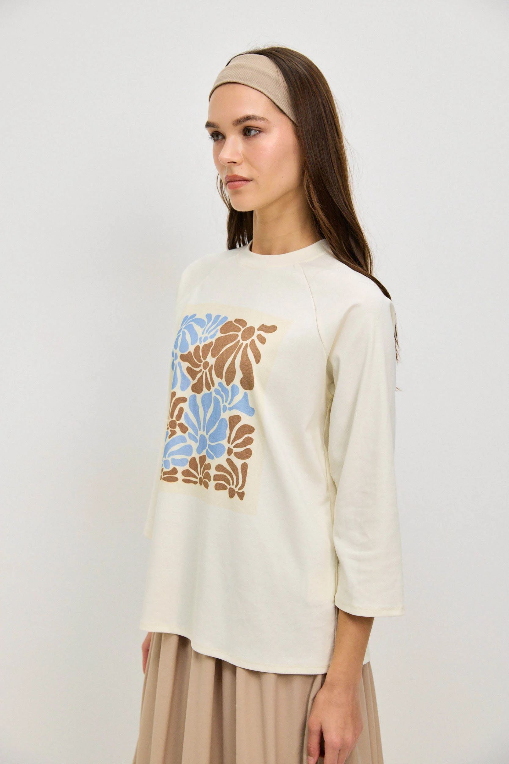חולצת אוברסייז עם פרינט PRINT BROWN - Image 3