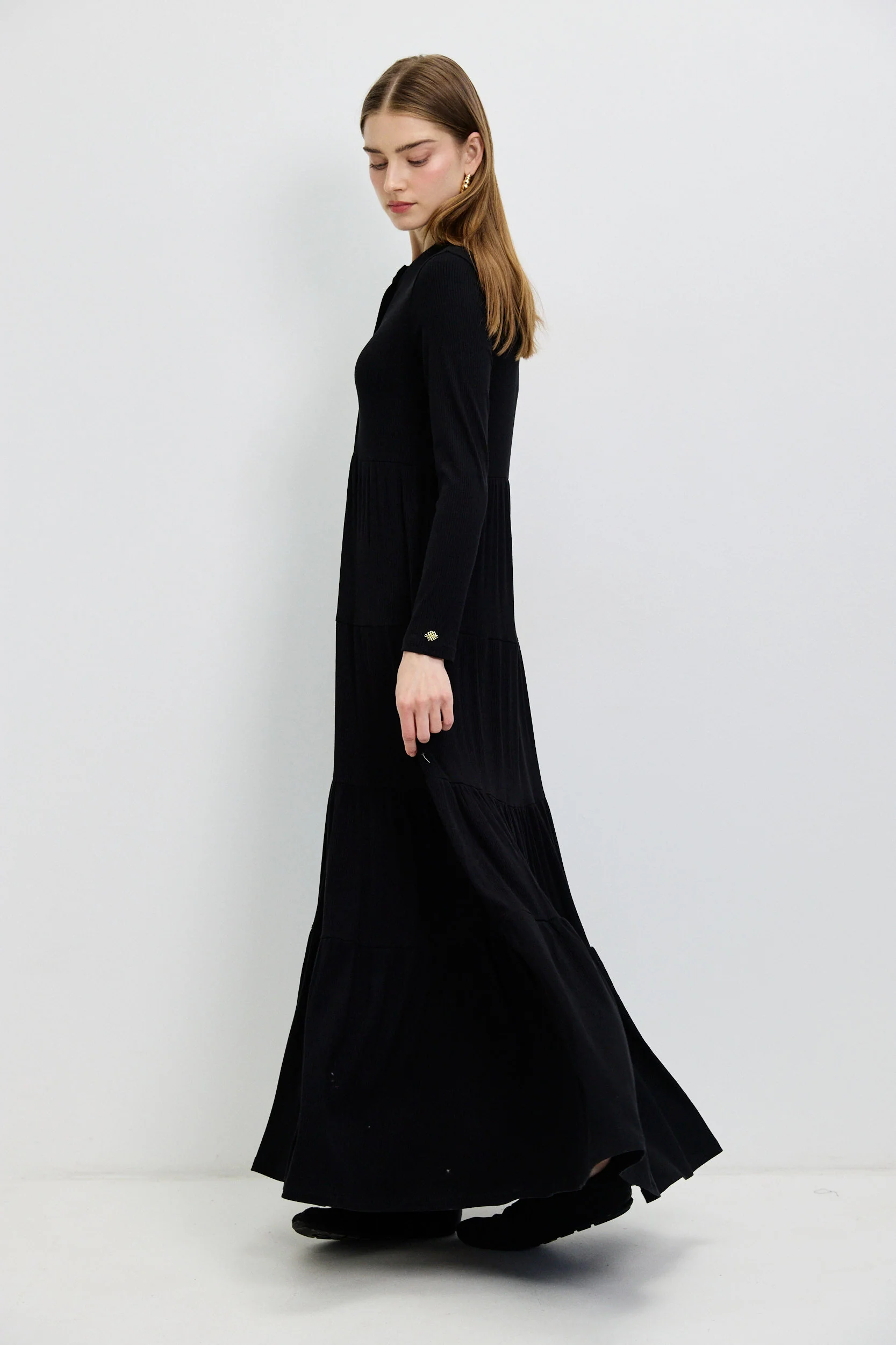 שמלה שחורה ריבס קומות BLACK - Image 4