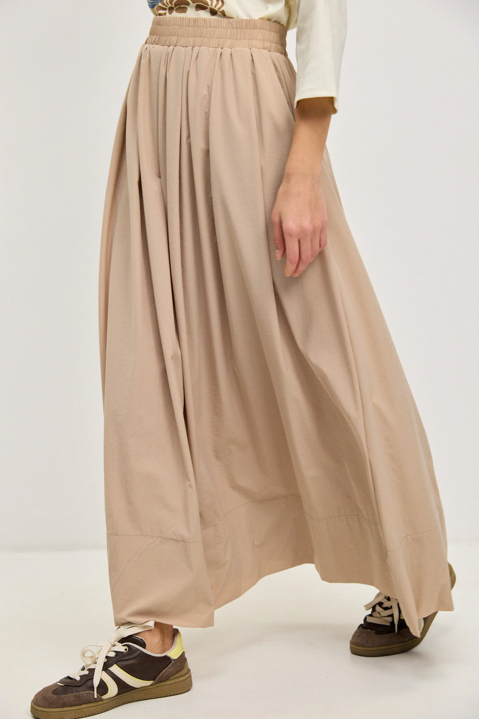 חצאית ניילון BEIGE - Image 6