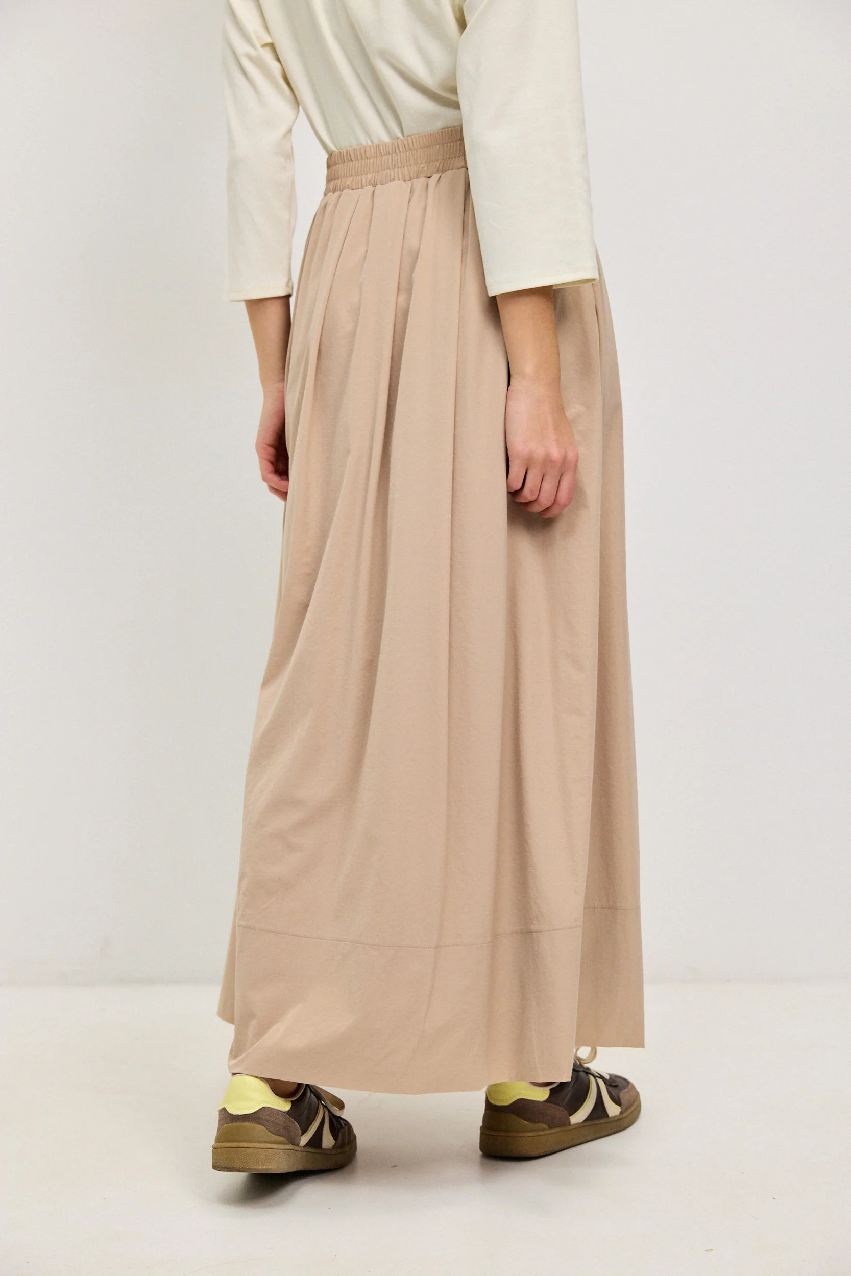 חצאית ניילון BEIGE - Image 8